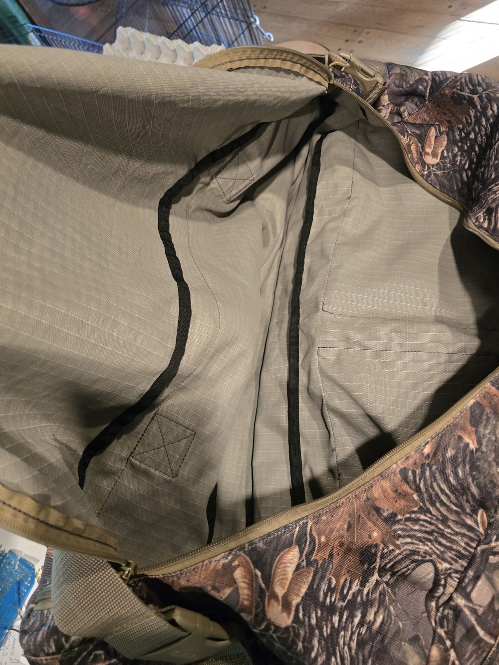 Cabela's Seclusiin 3D Camo Duffel Bag with Olive Straps - Picture 7 of 8